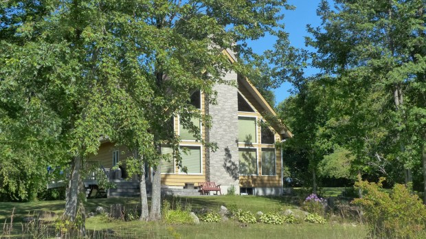 Nancys Schloss vom Ufer aus