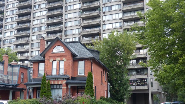 Und schreckliche Bausuenden...