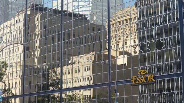 Hochhäuser sind selten gut zu fotografieren. Ausschnitte oft intressanter.