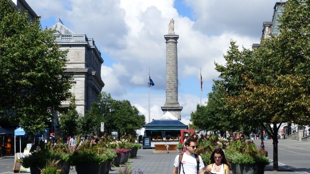 Die Admiral Nelson Statue.