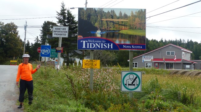 (Unter freundlicher Zuhilfenahme der Beifahrerin eines eben dort haltenden Autos aus dem Oberalbkreis)