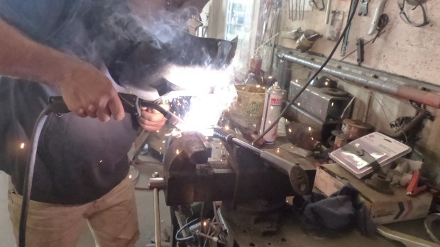 Das hat der Mechaniker in Mattawa kurz vor Feierabend mal eben umsonst gemacht. Und die Farbe gleich nachgebessert.