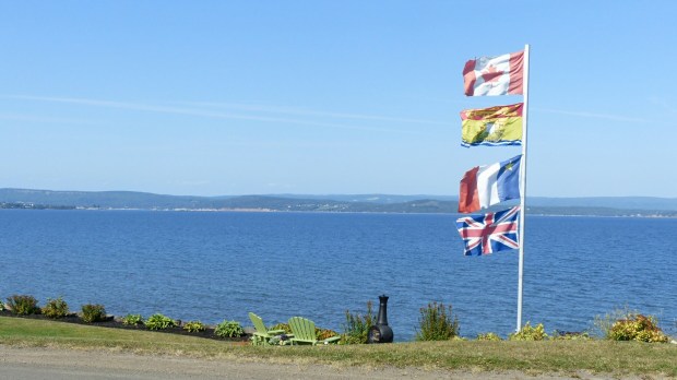 Von oben nach unten: Kanada, New Brunswick, Akadien und Großbbritannien. 