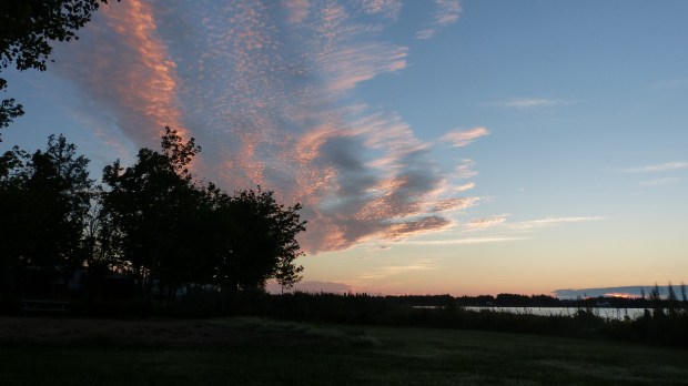 Blick aus dem Zelt vor Sonnenaufgang
