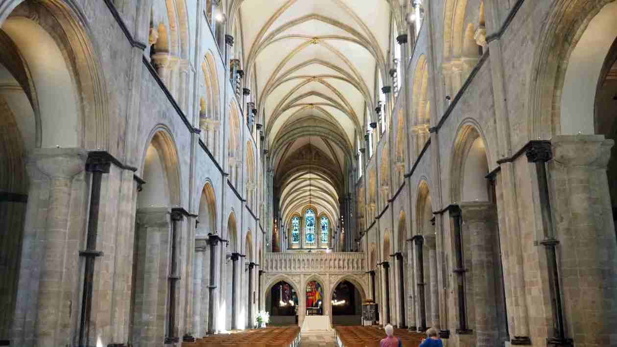 Innenansicht der Kathedrale von Chichester